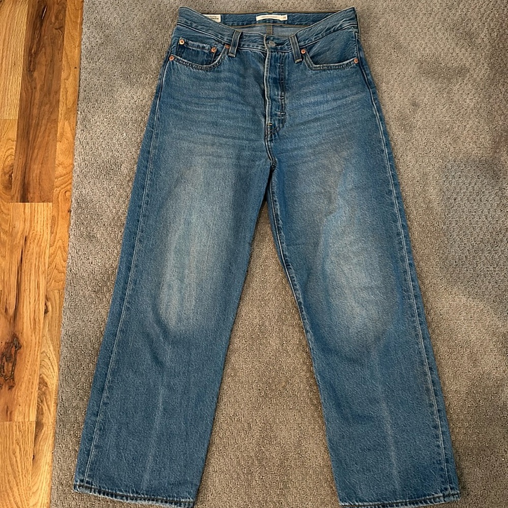 Levi’s Ribcage straight jeans size 28